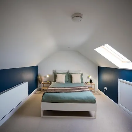 Lovely 1 Bedroom Loft With Amazing Ocean View 아파트 번드런